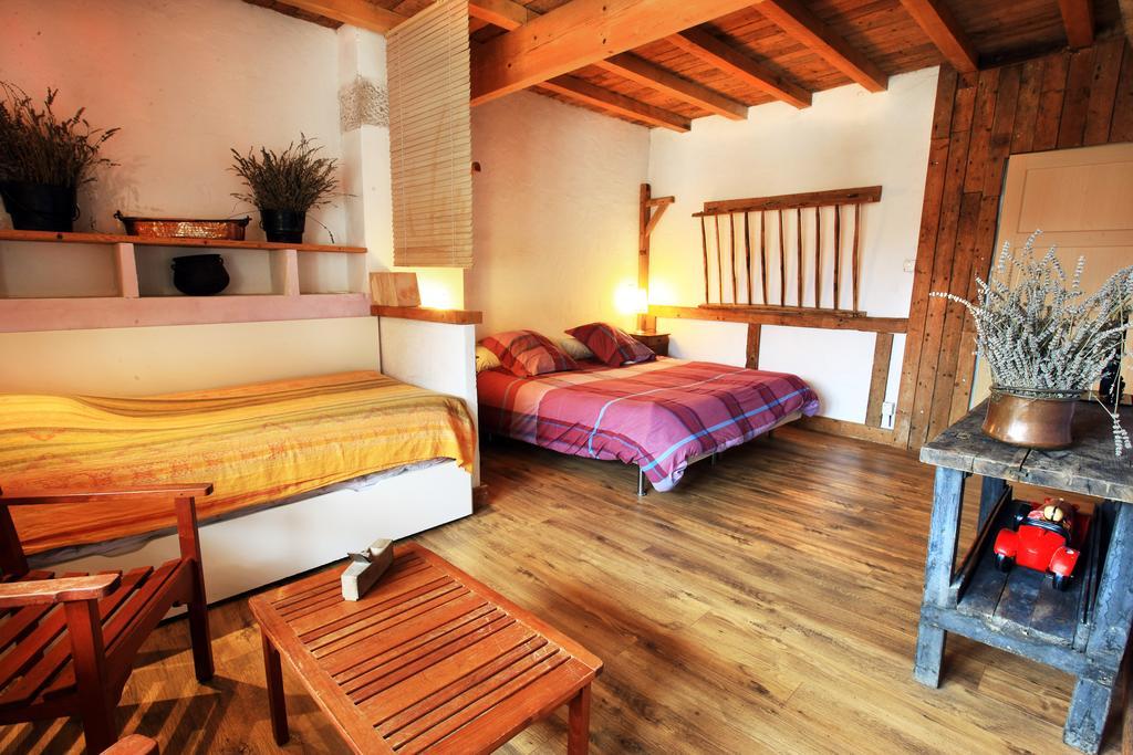 La Ferme Modele Hotel Chatillon-la-Palud Room photo